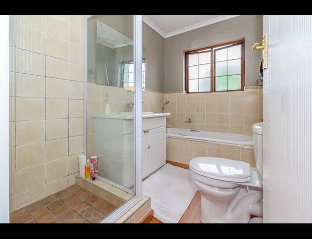 4 BEDROOM HOUSE FOR SALE IN WATERFORD ESTATES